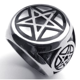 Fein Verarbeiteter Titanring Mit Farbbrillanz Und Zuverlässiger Qualität