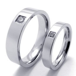 Elegante Form, Farbbrillanz, Bekannt Für Seine Feine Qualität Titanring