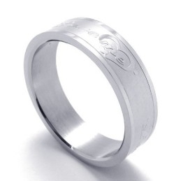 Fein Verarbeiteter Farbbrillanz Hochwertiger Titanring