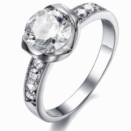 Um Im In- Und Ausland Ein Hohes Ansehen Zu Genießen Weiblicher Titanring Mit Strass