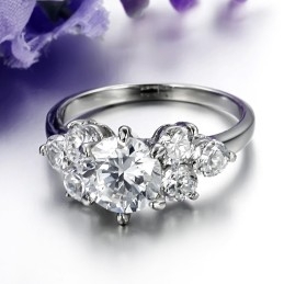 Hochwertiger Titanring Mit Strass