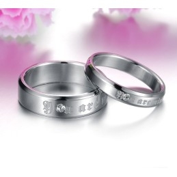 Stabiler, Hochwertiger, Exquisiter Titanring Für Liebhaber