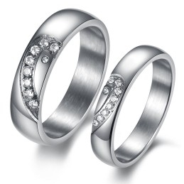 Langlebiger Titanring Für Liebhaber
