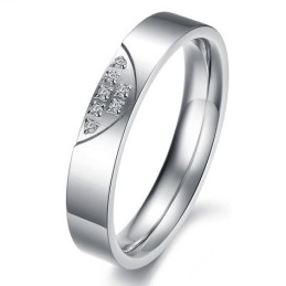 Hochwertiger Sweetheart Titanring Für Verliebte Mit Strass