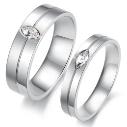 Hochwertiger Titanring Für Verliebte Mit Strass
