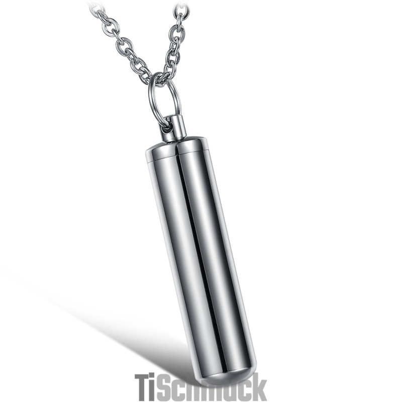 Um Im In- Und Ausland Ein Hohes Ansehen Zu Genießen. Prägnante Titan-Halskette