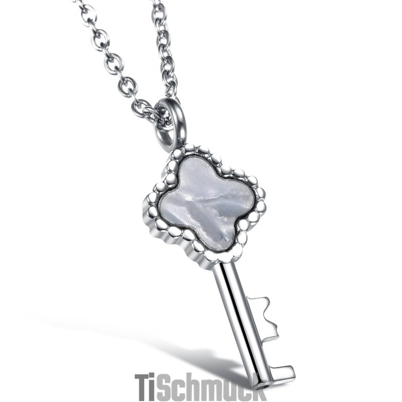 Hochwertige Weibliche Schlüsselkette Aus Titan