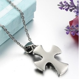 Große Auswahl An Kreuz-Titan-Halsketten