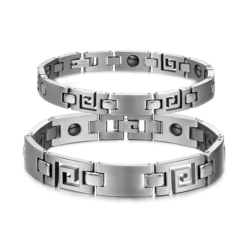 Einfach Zu Verwendendes Klassisches Titanarmband Für Liebhaber