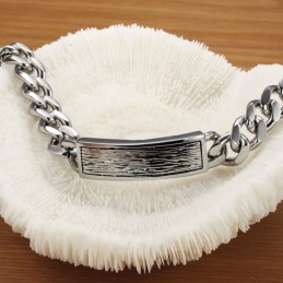 Um Im In- Und Ausland Ein Hohes Ansehen Zu Genießen, Ist Das Männliche Titanarmband