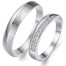 Weltweit Bekannter Platinierter Titanring Für Verliebte Mit Strass
