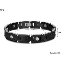 Bekannt Für Seinen Hochwertigen Armreif Aus Schwarzer Wolframkeramik Für Verliebte Mit Strass