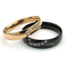 Schwarzer Titan-Herzring Mit Weißem Zirkon