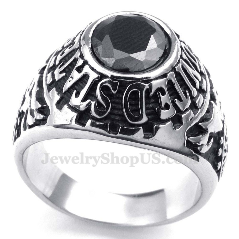 Titanring Mit Eingelegtem Schwarzem Zirkon Titanring Mit Eingelegtem Schwarzem Zirkon