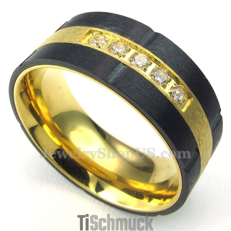 Goldschwarzer Titanring Mit Weißem Zirkon Goldschwarzer Titanring Mit Weißem Zirkon