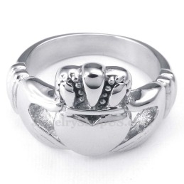 Titanring Mit Herzanhänger Und Umarmungen