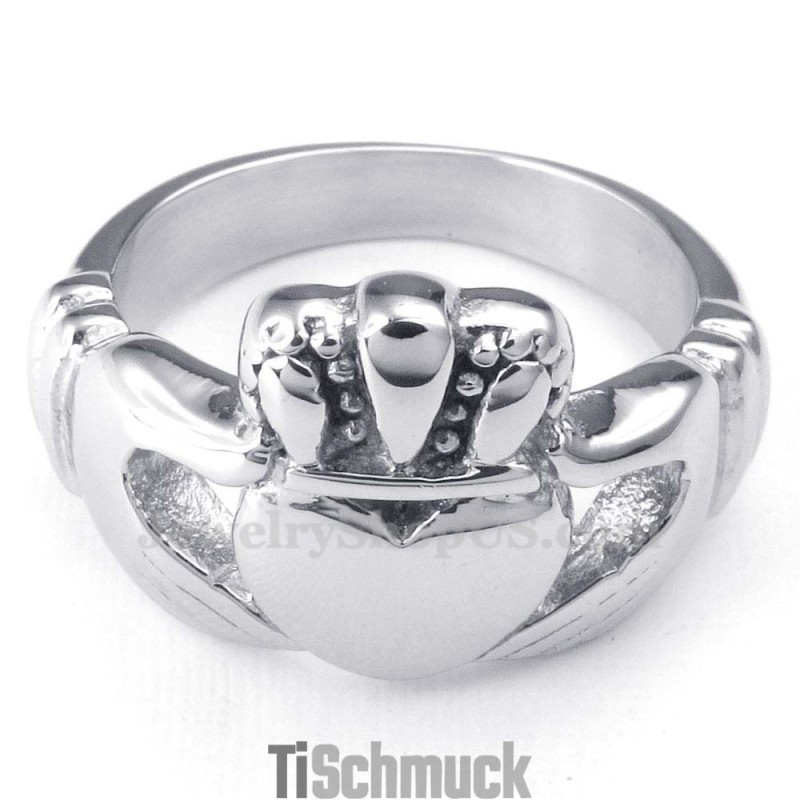 Titanring Mit Herzanhänger Und Umarmungen Titanring Mit Herzanhänger Und Umarmungen