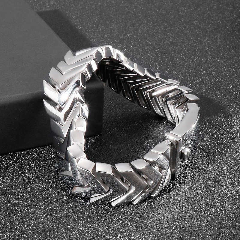 Cooles Herren-Chic-Stil Schlangenknochen Titan Armband Für Geschenke