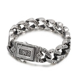 Schickes Herren-Armband Mit Casting-Charm Aus Titan