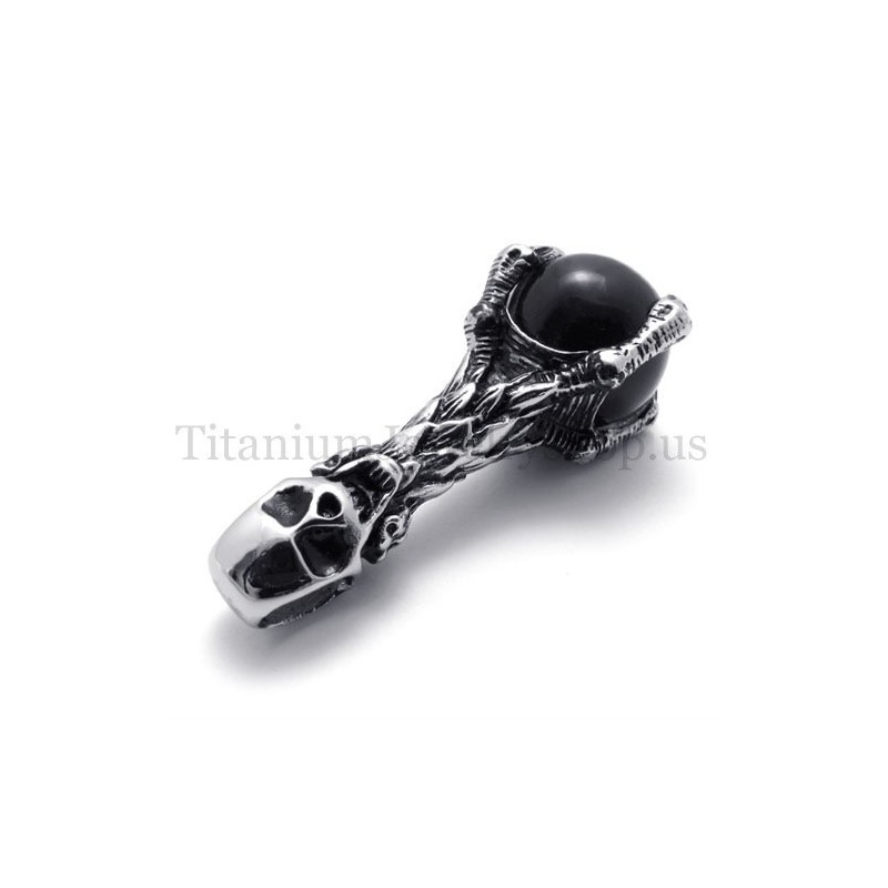 Totenkopf Mit Schwarzem Edelstein, Anhänger Aus Reinem Titan Totenkopf Mit Schwarzem Edelstein, Anhänger Aus Reinem Titan