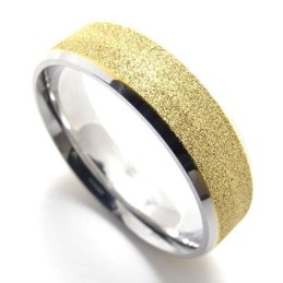 Farbiger Perlenring Aus Titan