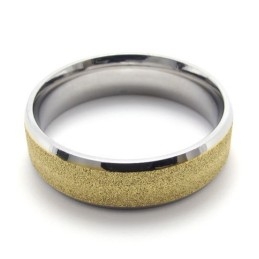 Farbiger Perlenring Aus Titan