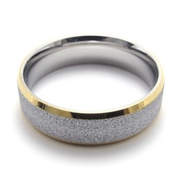 Titanring Mit Goldenem Akzent Und Perlen