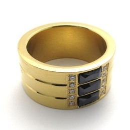 Gold-Titan-Ring