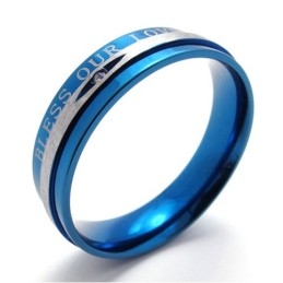 Diamantblauer Titanring