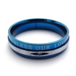 Diamantblauer Titanring