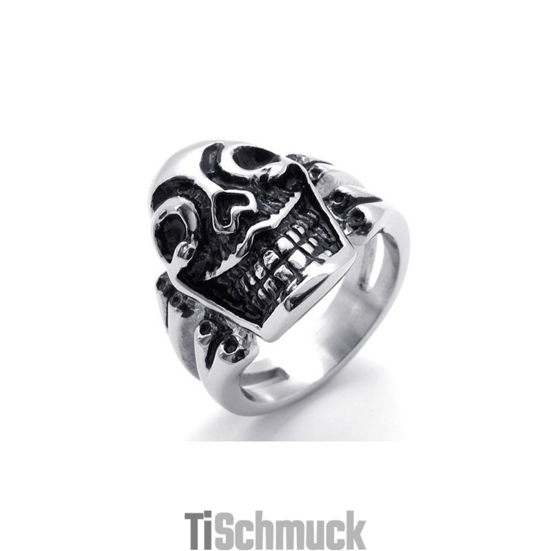 Titanring Mit Totenkopf