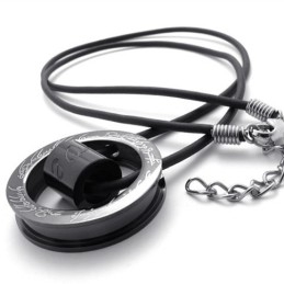 Schwarzer Ring Titan Anhänger