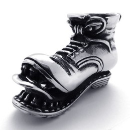 Titan-Anhänger Mit Kaputtem Schuh