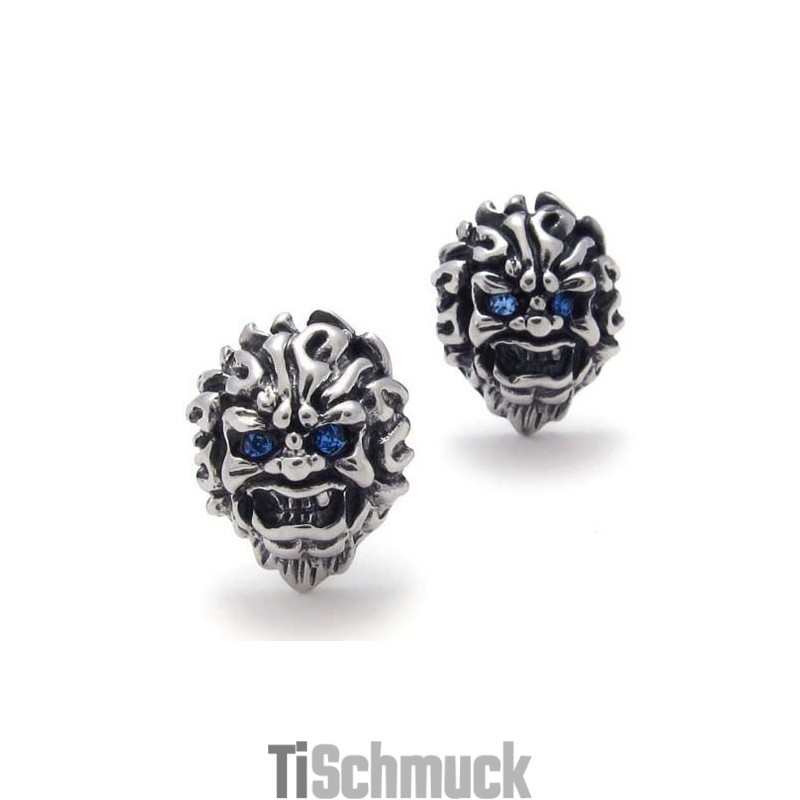 Löwe Mit Blauen Diamanten Aus Titan Löwe Mit Blauen Diamanten Aus Titan